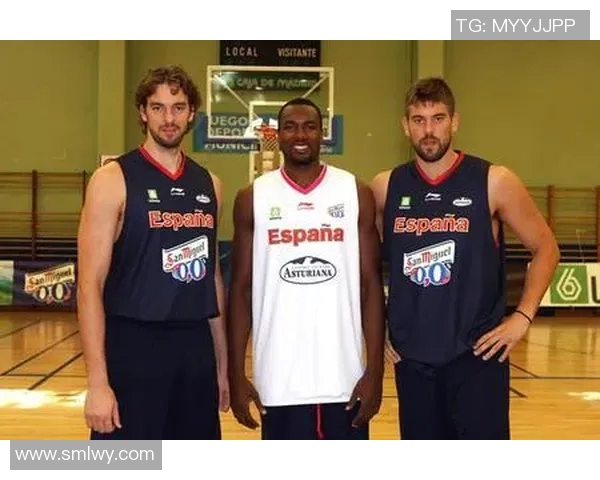 小加索尔与伊巴卡的巅峰对决谁将成为篮球场上的王者 小加索尔与伊巴卡的巅峰对决谁将成为篮球场上的王者