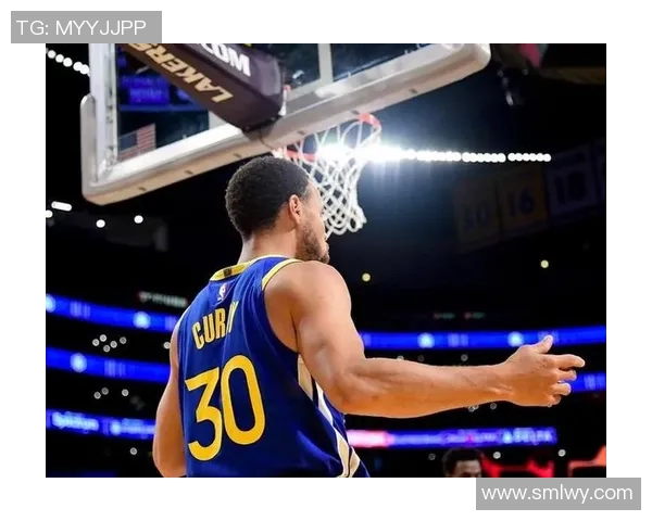 库里三分球总数突破4000大关成历史第一人再创辉煌成就